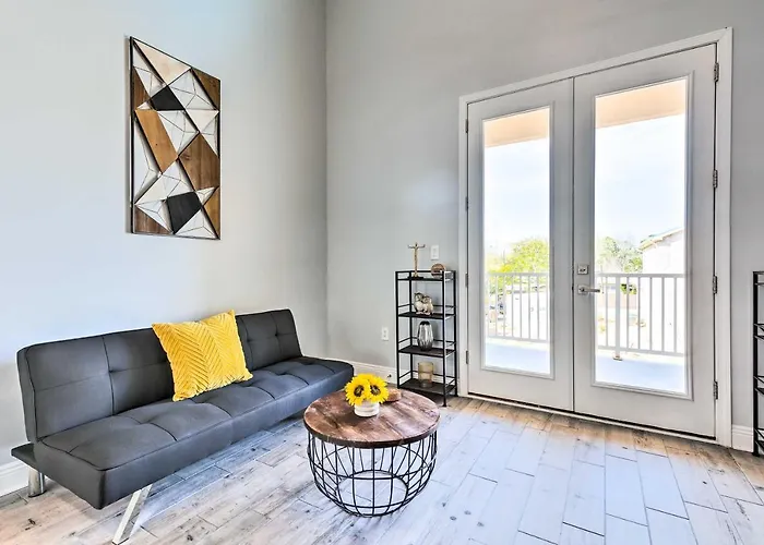 Top Long Beach Hotels Close to Cruise Terminal