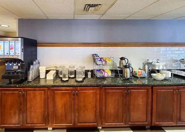 Top Hotels in Saco, Maine