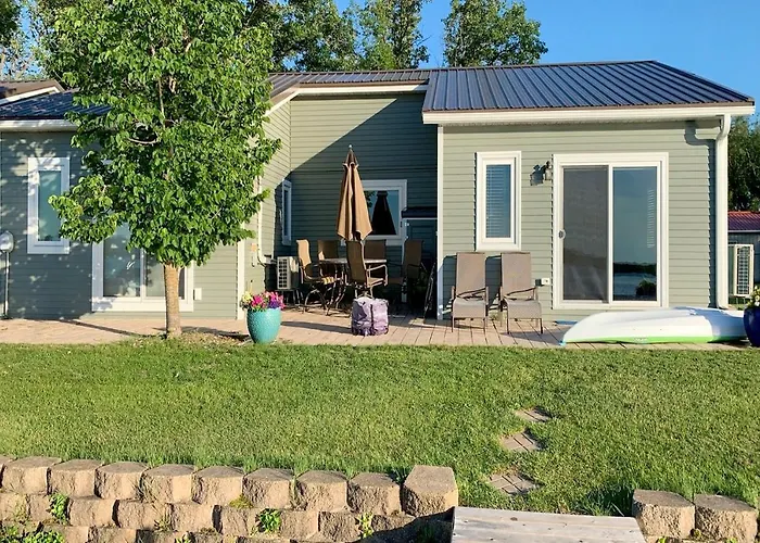 Top Hotels Near Detroit Lakes for Nature Lovers