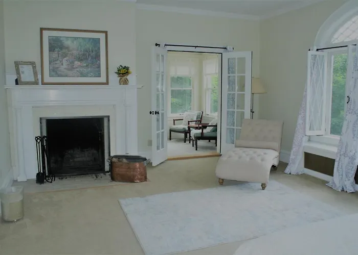 Finest Hotels Near Saranac Lake NY