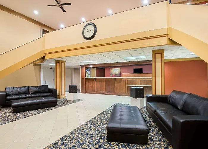 Discover the Best Hotels Fremont Street Has to Offer for Your Next Getaway