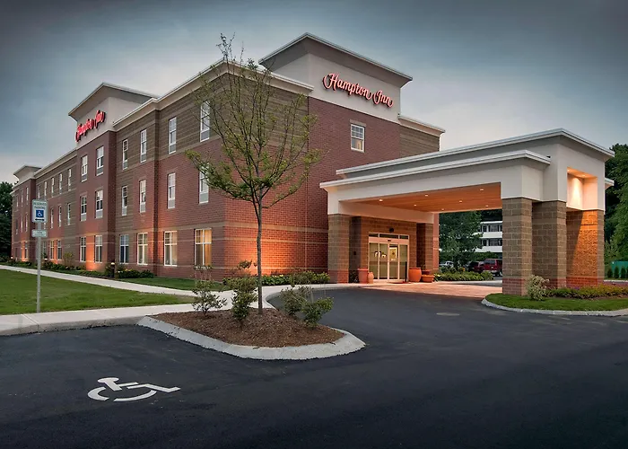 Top Hotels with In-Room Jacuzzis in Augusta, GA