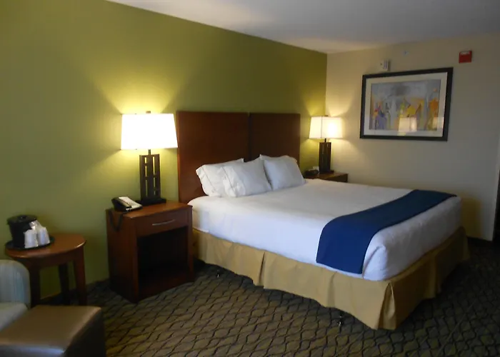 Top Hotels Near Lancaster for Cultural Immersion