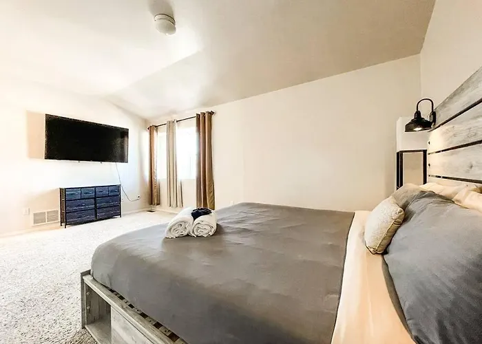 Best Hotels in the Scenic Town of Monument Colorado