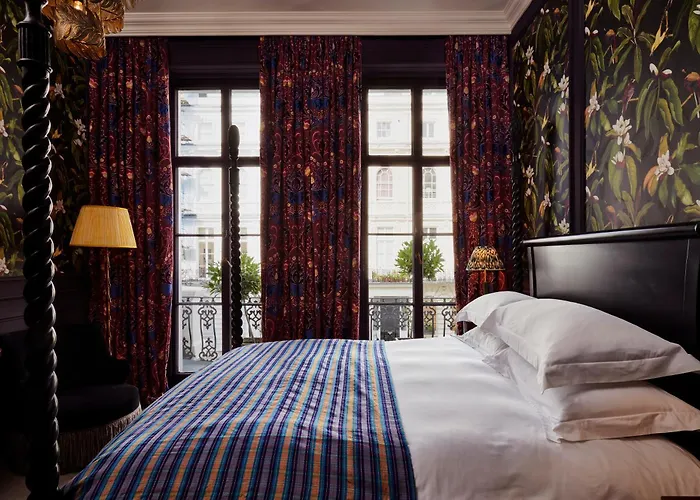 Top-Rated Hotels with Parking in Central London