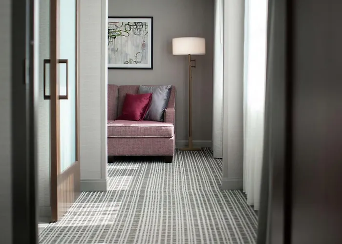 Top-Rated Hotels in Moline, IL