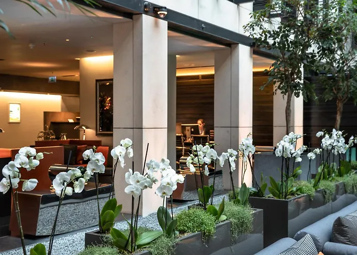 Hotels next to Hyde Park London: Your Guide to the Perfect Accommodation Experience