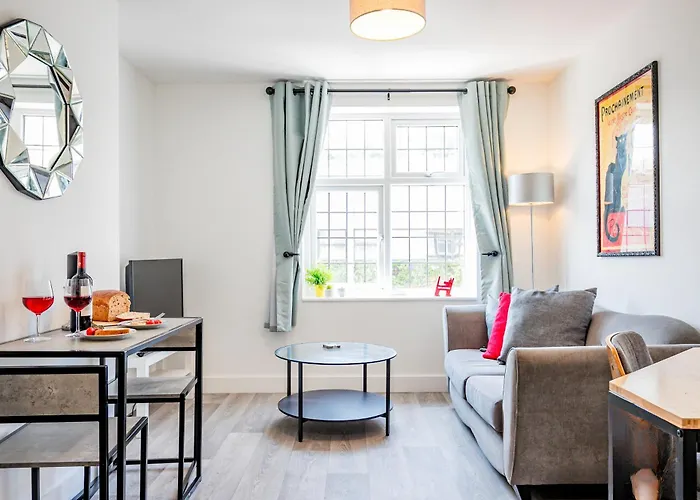 Top Hotels Near Caterham for an Unforgettable Stay