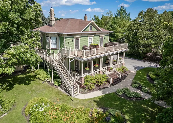 Top Hotels in Sturgeon Bay, Wisconsin