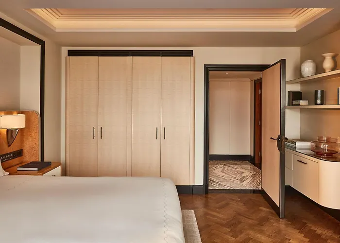Top London Hotels in the Vibrant West End