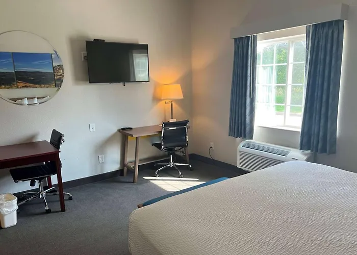 Best Hotels Near Otherworld Columbus