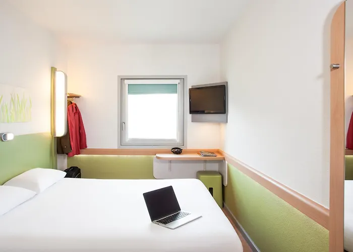 Best 5 Star Hotels in Beaconsfield