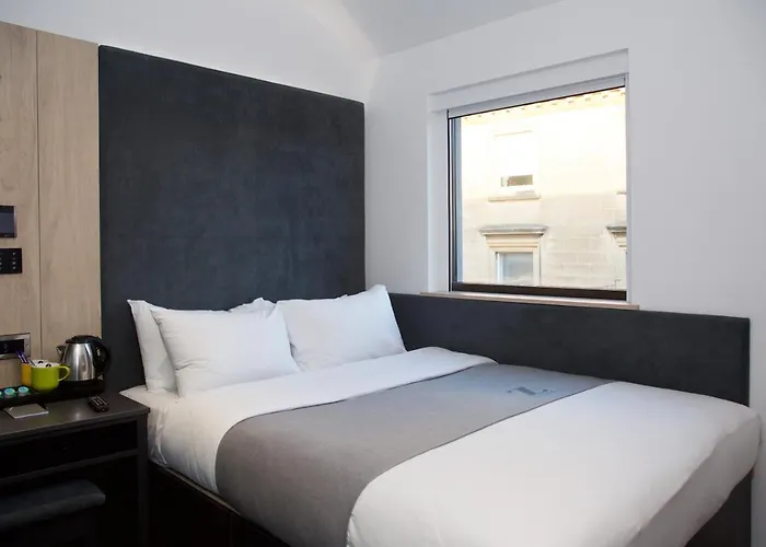 Top Hotels in Bath with Parking Facilities