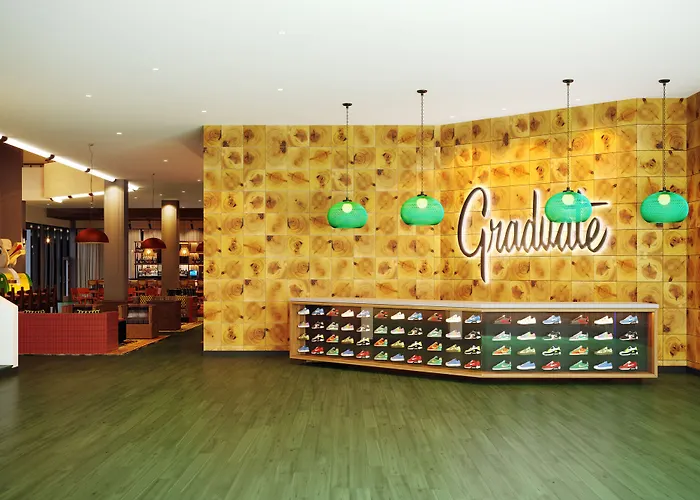 Best Hotels Near University of Oregon