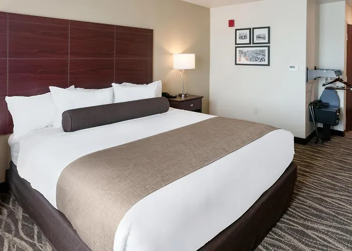 Top Hotels in Janesville