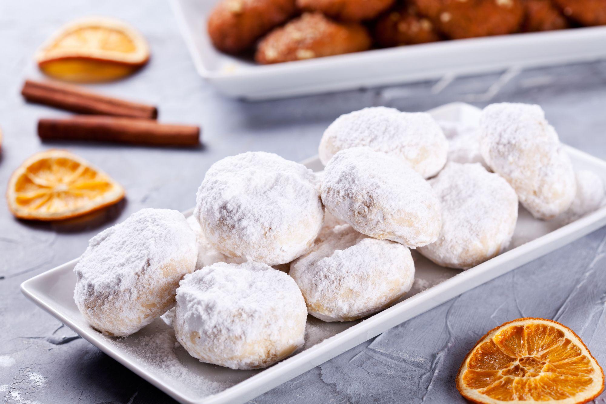 Lasciatevi sempre spazio per il dessert, come i kourabiedes © mpessaris / Shutterstock