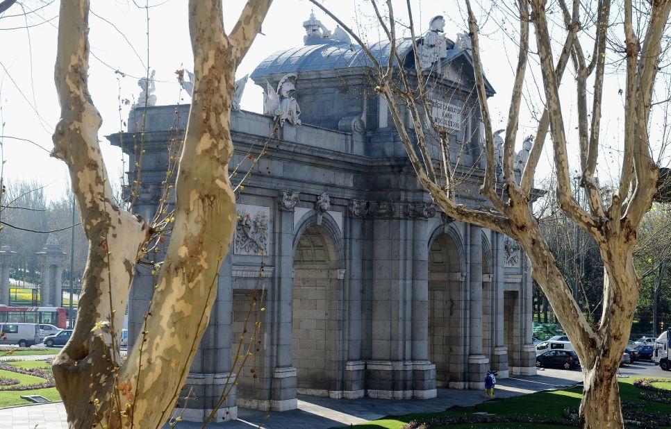 <strong>Puerta de Alcalá: </strong>Madrid is a spectacular city break destination -- the Puerta de Alcalá is a neo-classical monument built in 1778.